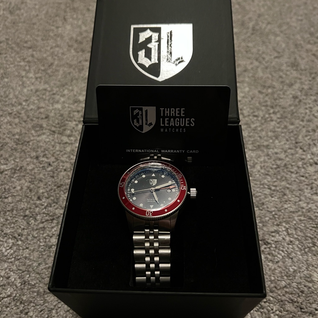 Brand New Three Leagues Grey Bracelet Watch With Date